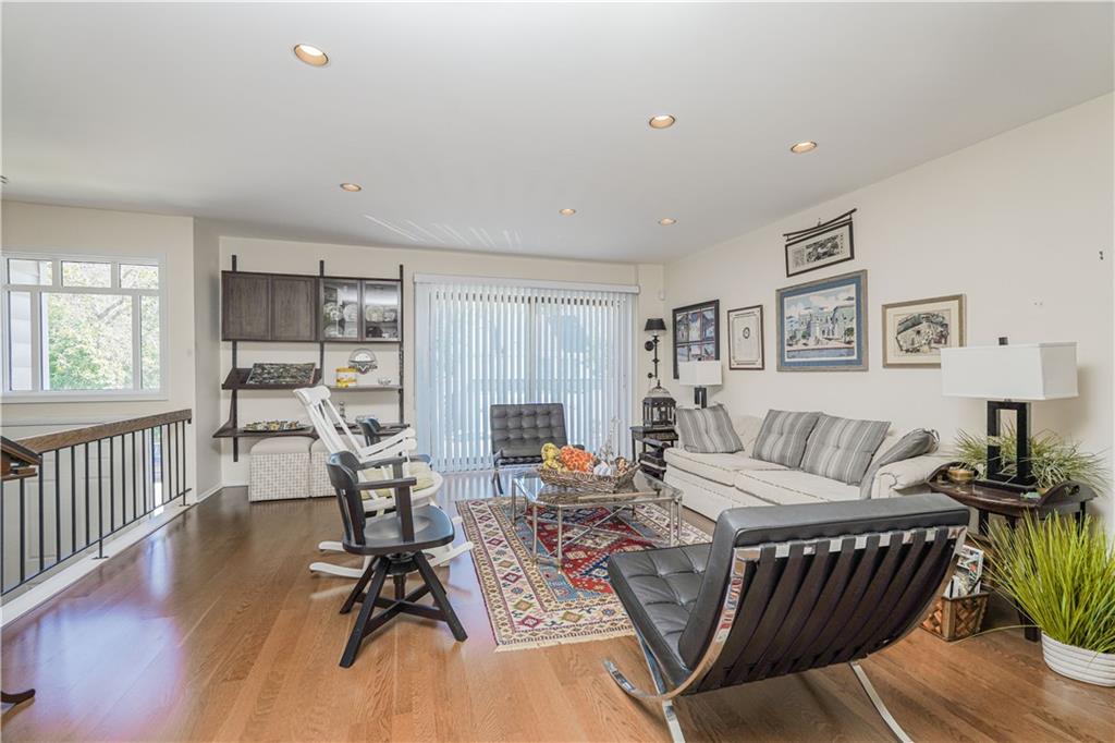 24 Hampton Green Arden Heights Staten Island NY 10312