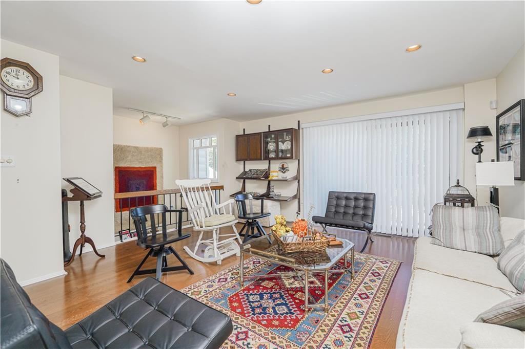 24 Hampton Green Arden Heights Staten Island NY 10312