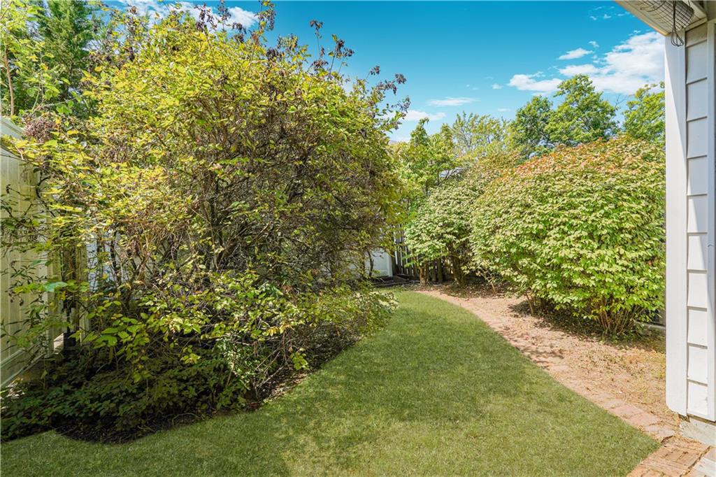 24 Hampton Green Arden Heights Staten Island NY 10312