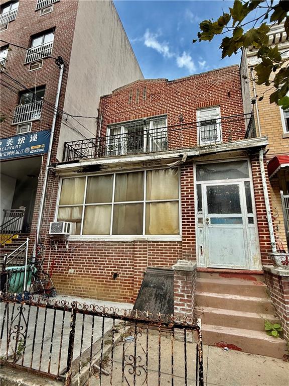 847 58th Street Sunset Park Brooklyn NY 11220