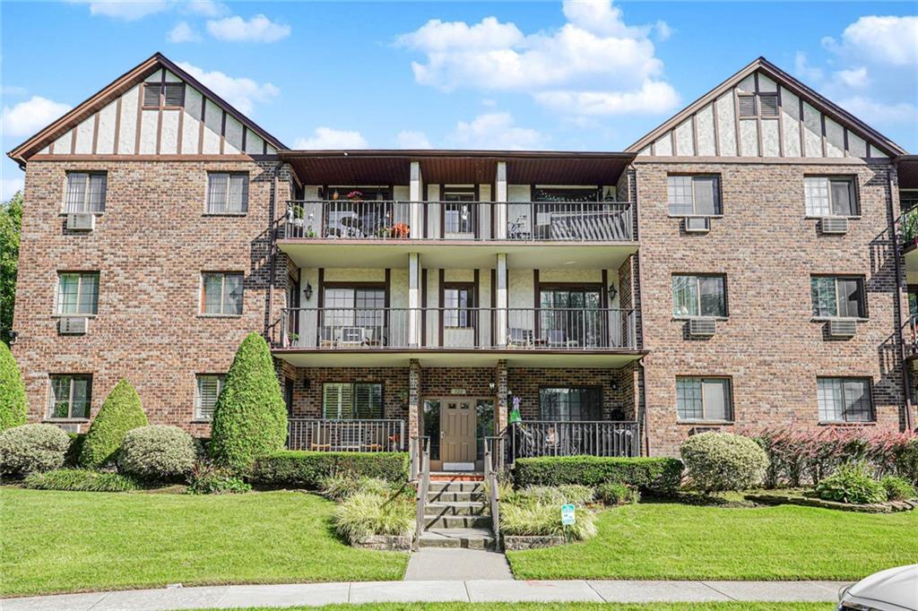 120 Devon Loop New Springville Staten Island NY 10314