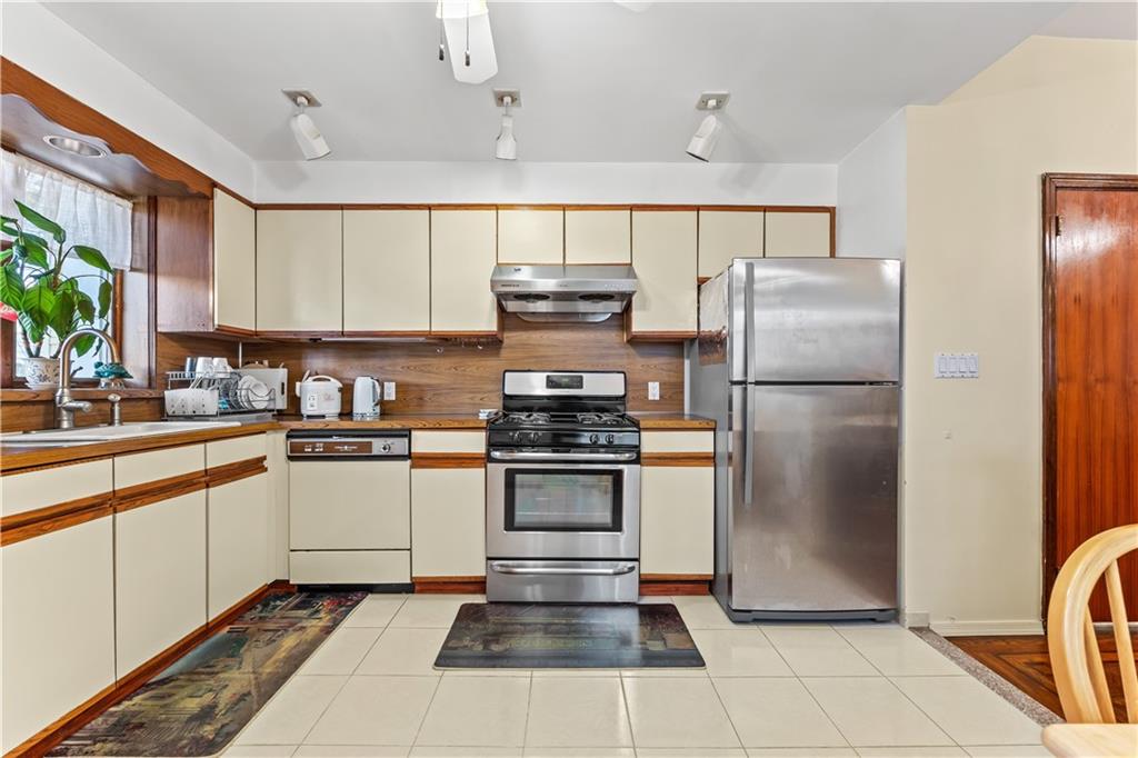 1545 West 5th Street Bensonhurst Brooklyn NY 11204