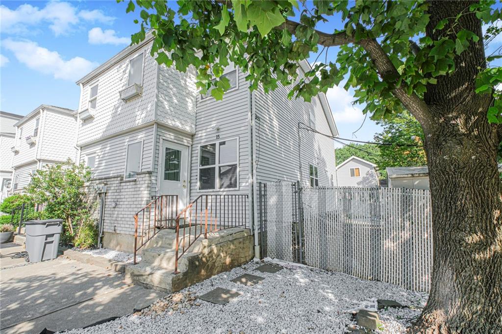 15 Lorraine Loop Rossville Staten Island NY 10309