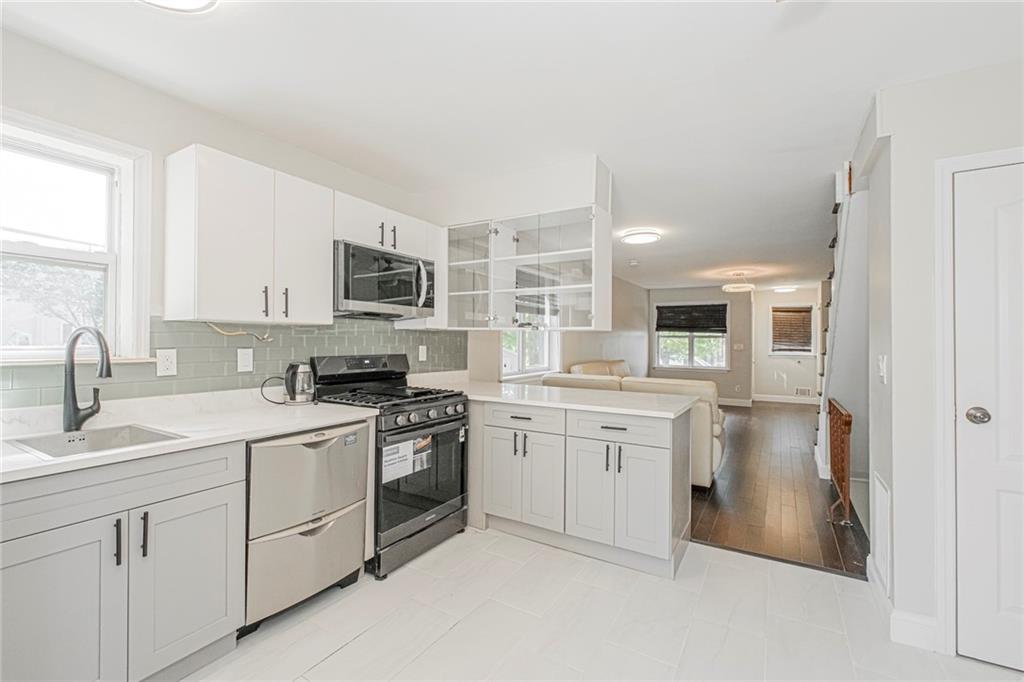 15 Lorraine Loop Rossville Staten Island NY 10309