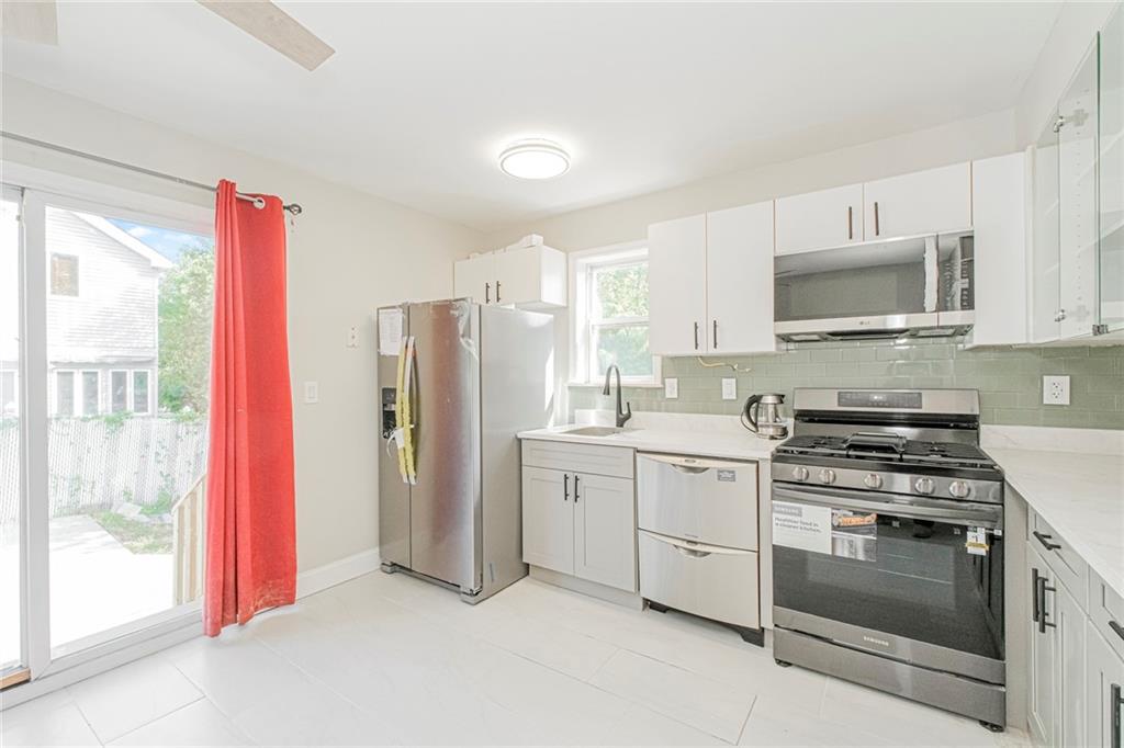 15 Lorraine Loop Rossville Staten Island NY 10309