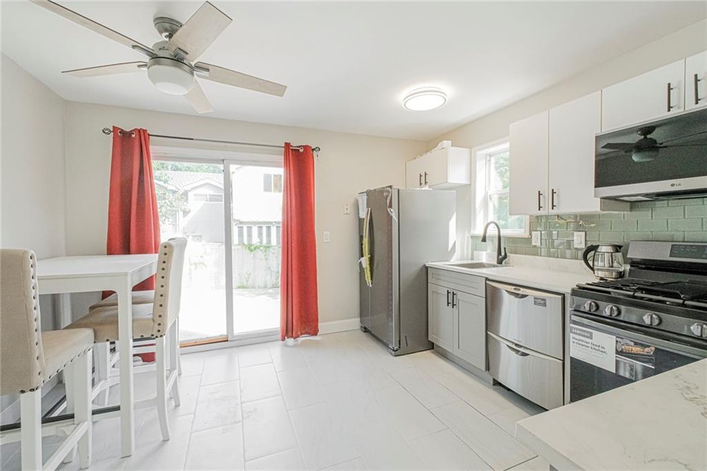 15 Lorraine Loop Rossville Staten Island NY 10309