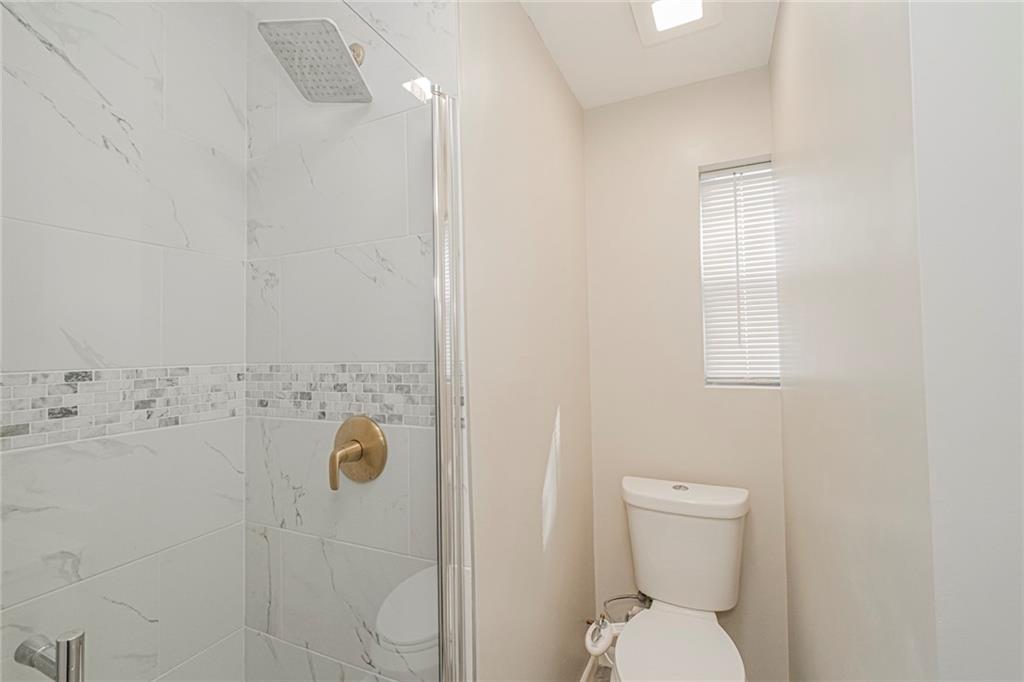 15 Lorraine Loop Rossville Staten Island NY 10309