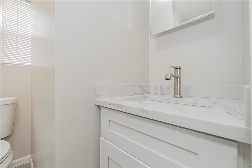 15 Lorraine Loop Rossville Staten Island NY 10309