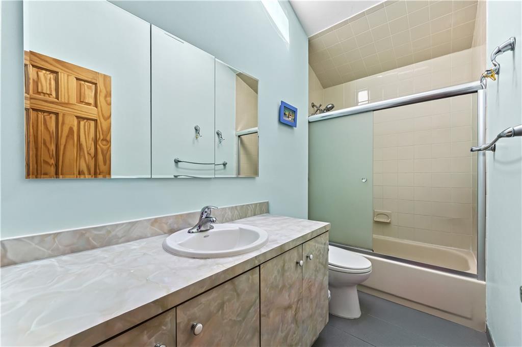 9 Maryland Lane Rosebank Staten Island NY 10305
