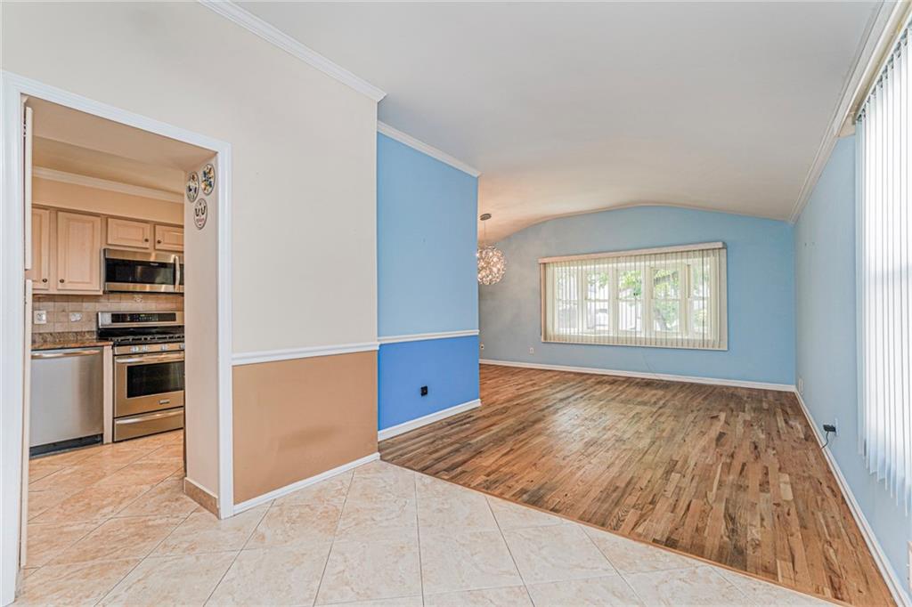 318 Green Valley Road Huguenot Staten Island NY 10312