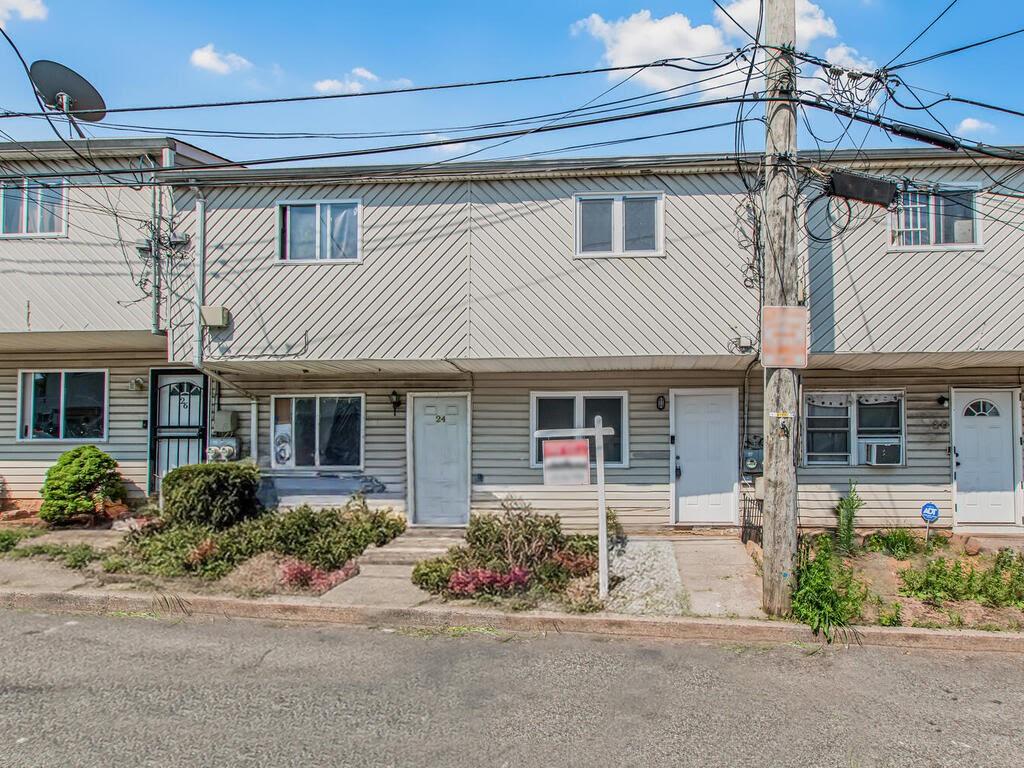 22 Betty Court Mariner's Harbor Staten Island NY 10303