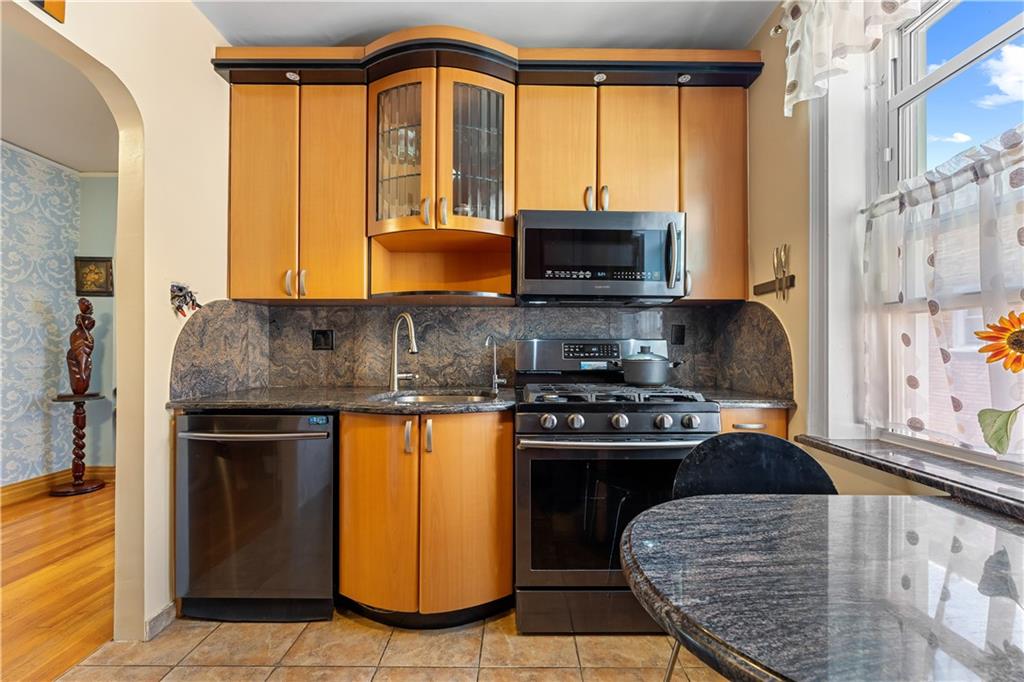 280 Ocean Parkway Kensington Brooklyn NY 11218