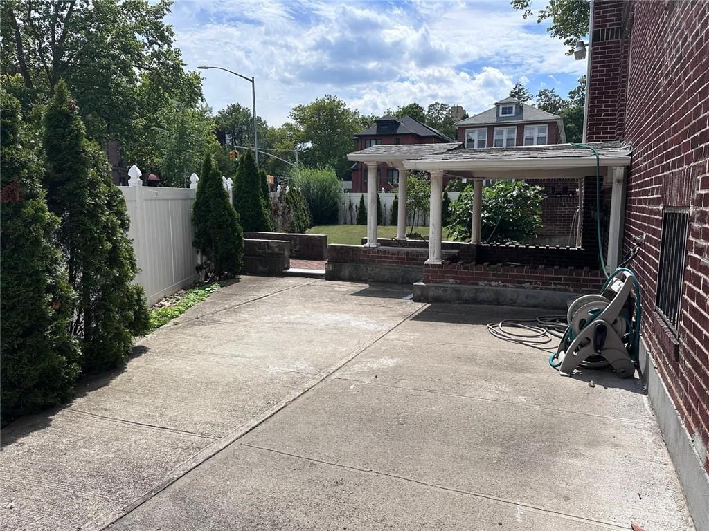 629 East 8th Street Kensington Brooklyn NY 11218