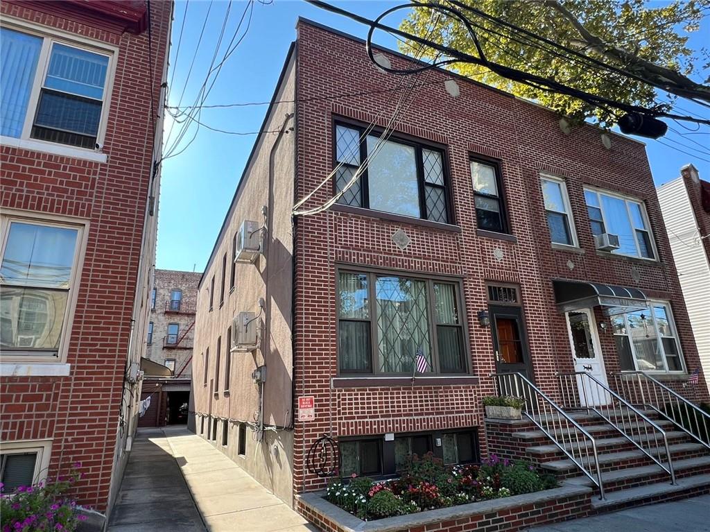 25 Battery Avenue Dyker Heights Brooklyn NY 11228