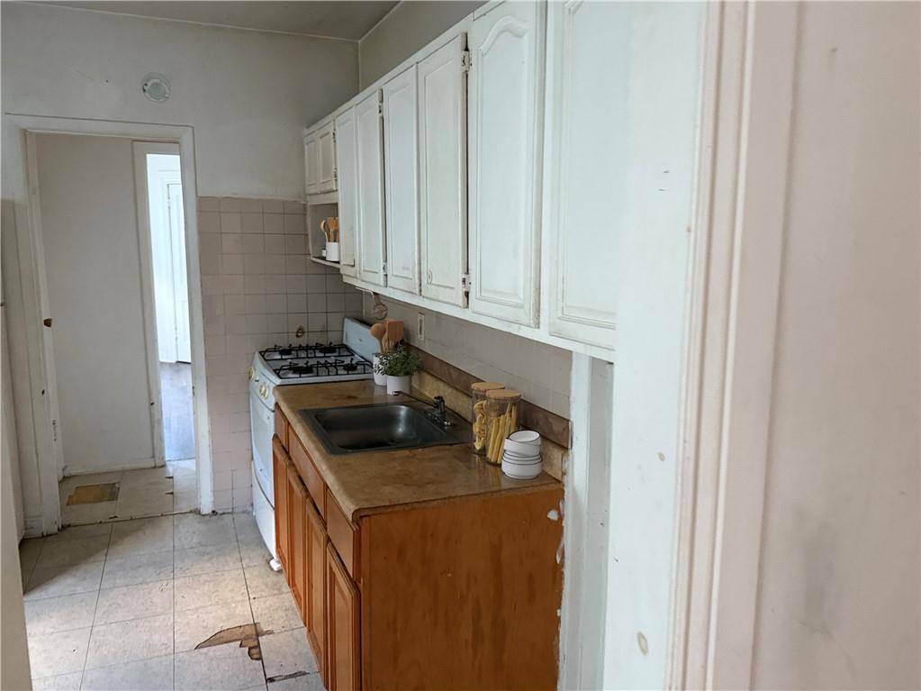 85 Autumn Avenue East New York Brooklyn NY 11208