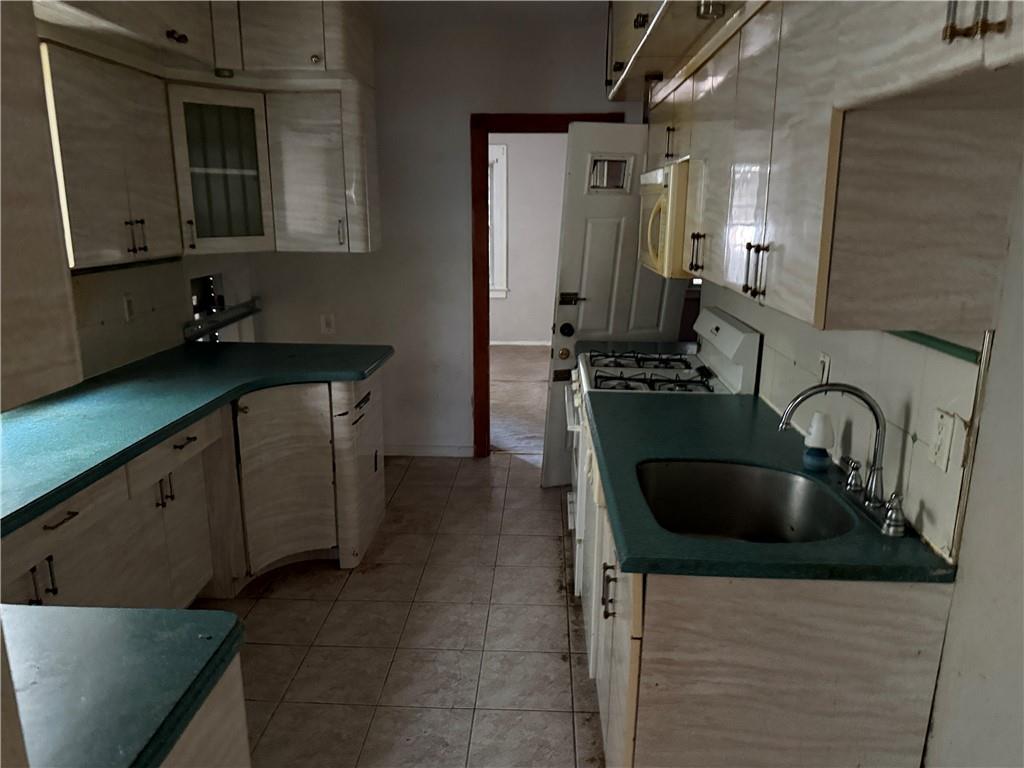 85 Autumn Avenue East New York Brooklyn NY 11208