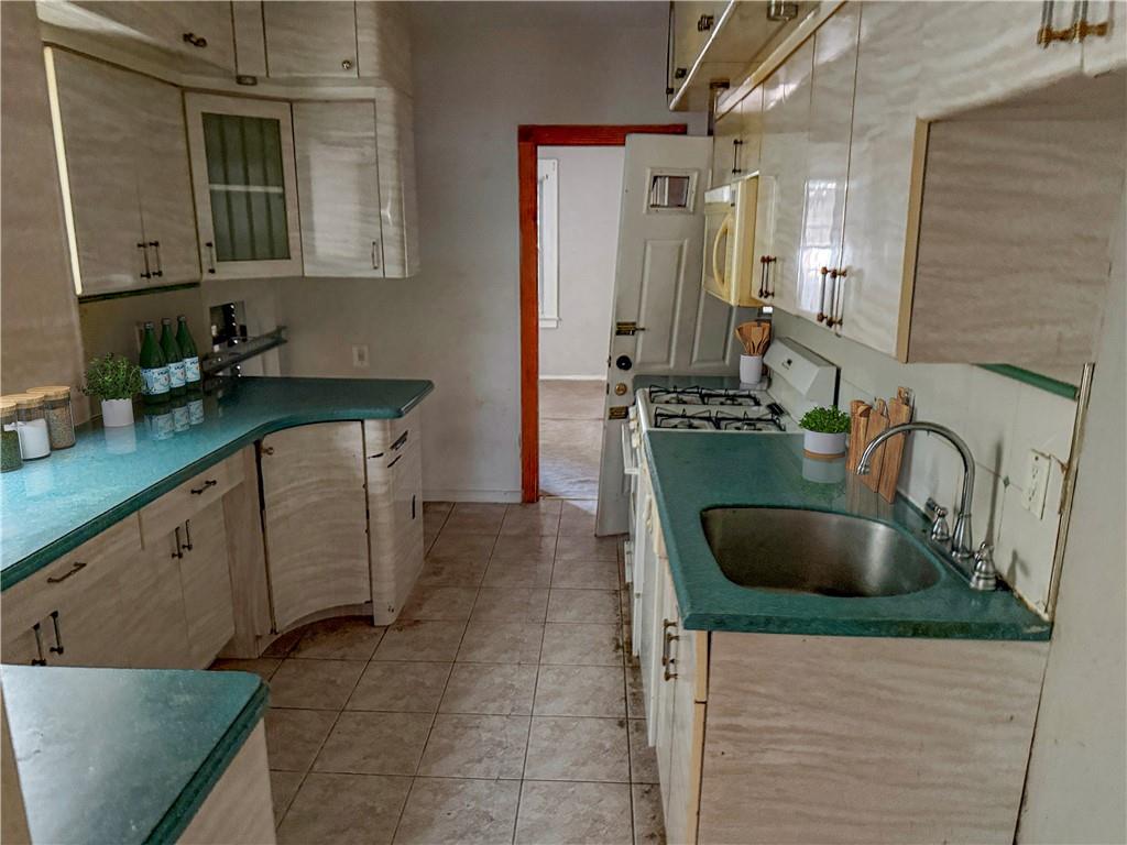 85 Autumn Avenue East New York Brooklyn NY 11208