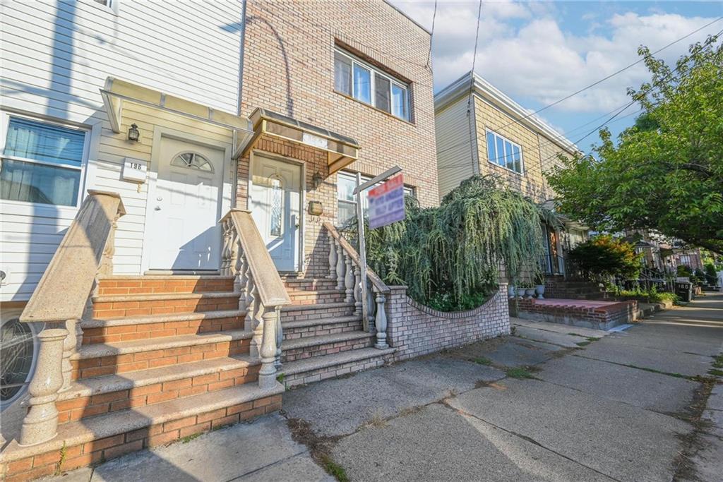 194 Bay 7th Street Dyker Heights Brooklyn NY 11228
