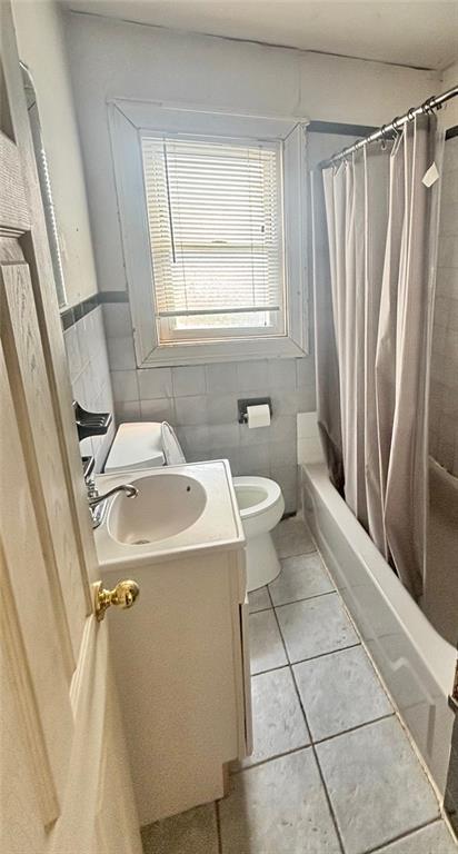 13515 243th Street Rosedale Jamaica NY 11422