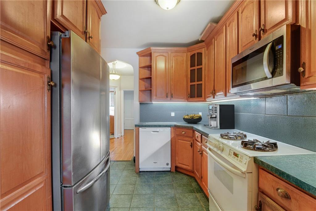 233 Battery Avenue Dyker Heights Brooklyn NY 11228