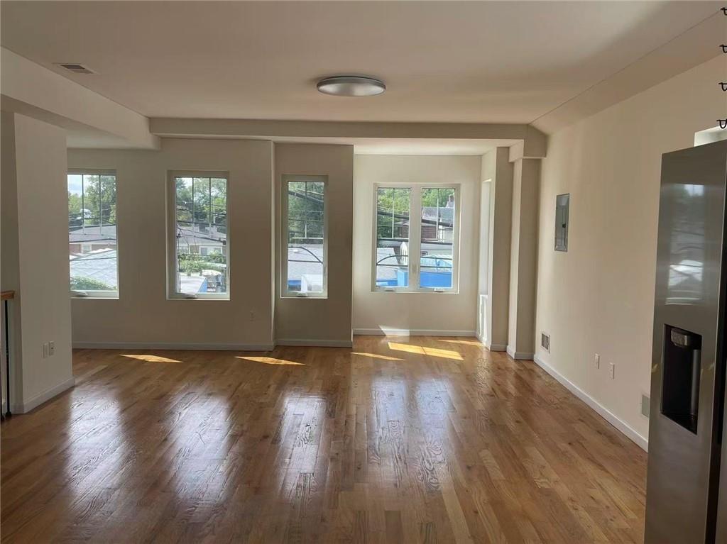 581 West Caswell Avenue Graniteville Brooklyn NY 10314