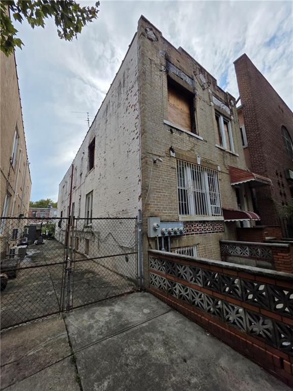 758 44th Street Sunset Park Brooklyn NY 11220