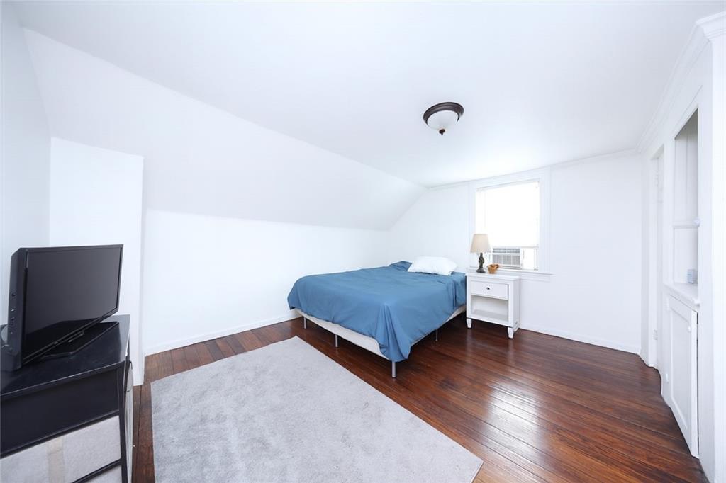 212 Saint Marys Avenue Rosebank Staten Island NY 10305