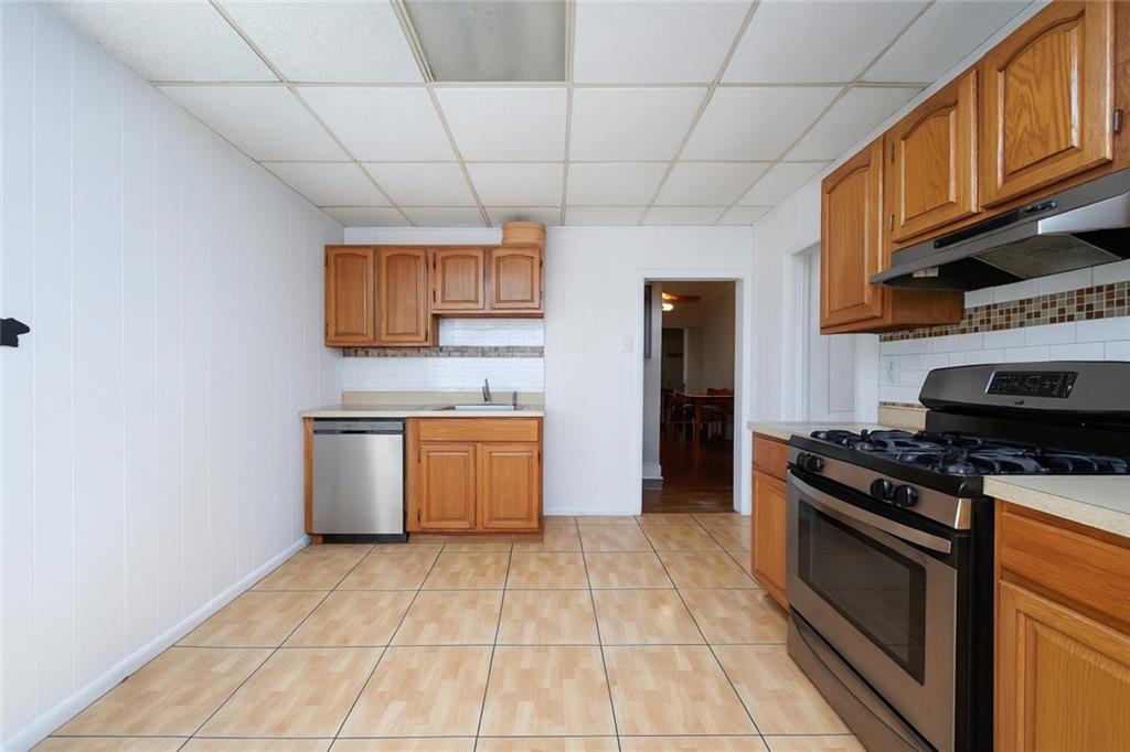212 Saint Marys Avenue Rosebank Staten Island NY 10305