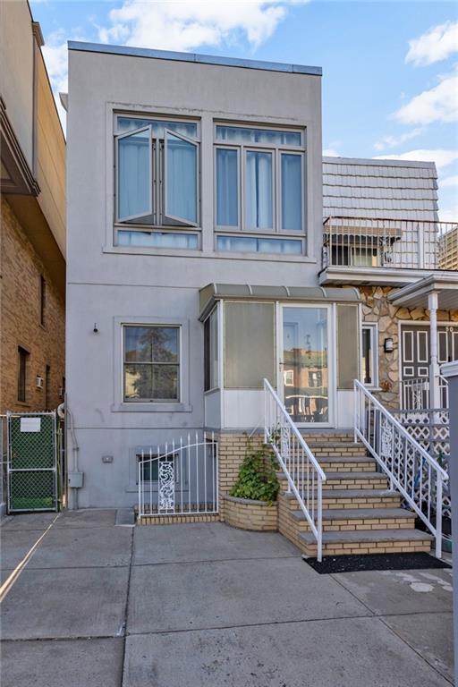 82 West End Avenue Manhattan Beach Brooklyn NY 11235