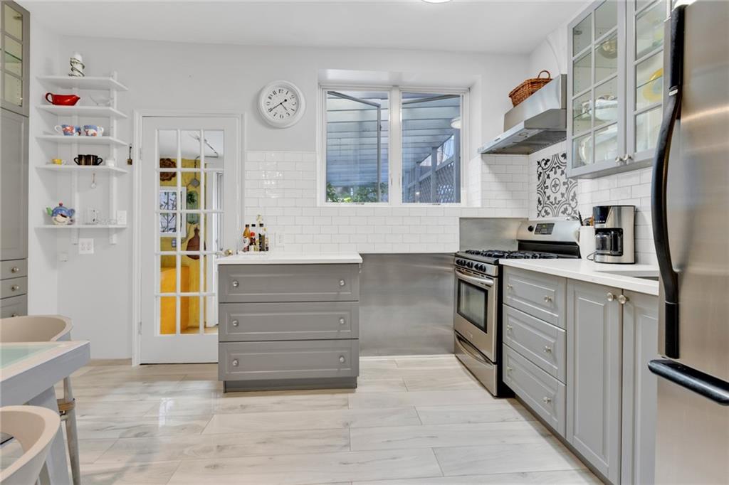 82 West End Avenue Manhattan Beach Brooklyn NY 11235