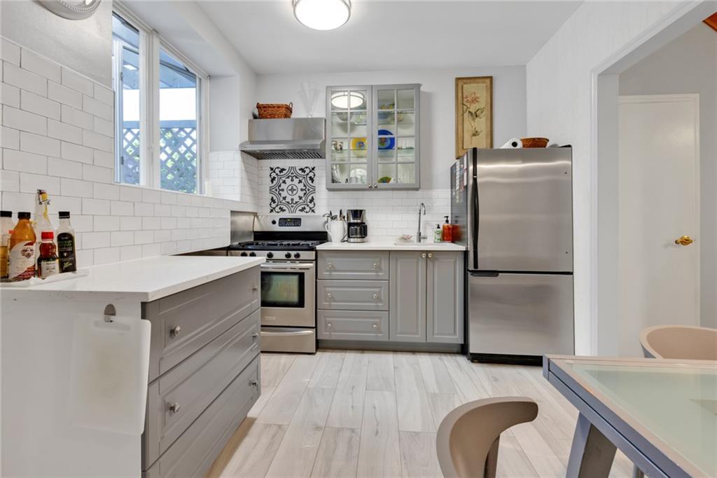 82 West End Avenue Manhattan Beach Brooklyn NY 11235