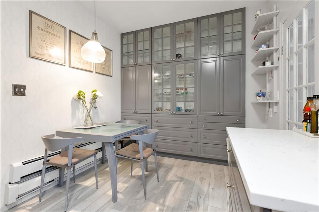 82 West End Avenue Manhattan Beach Brooklyn NY 11235
