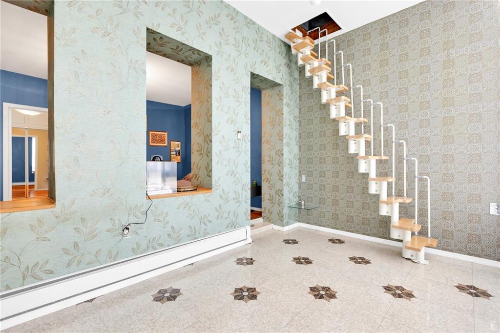 82 West End Avenue Manhattan Beach Brooklyn NY 11235