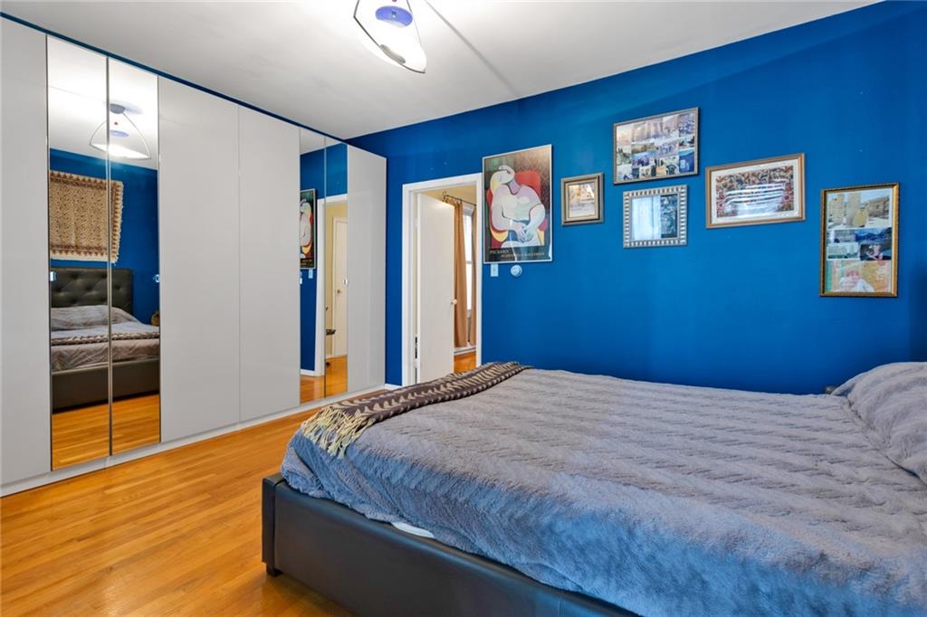 82 West End Avenue Manhattan Beach Brooklyn NY 11235