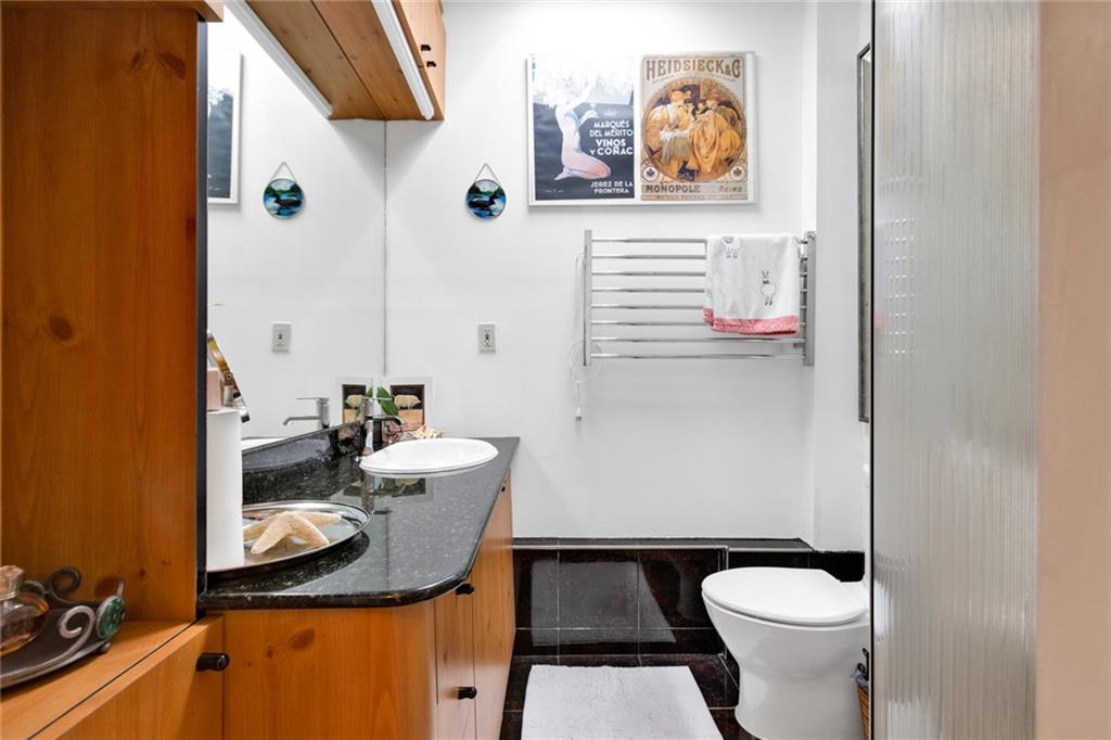 82 West End Avenue Manhattan Beach Brooklyn NY 11235