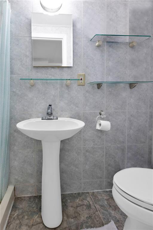 82 West End Avenue Manhattan Beach Brooklyn NY 11235