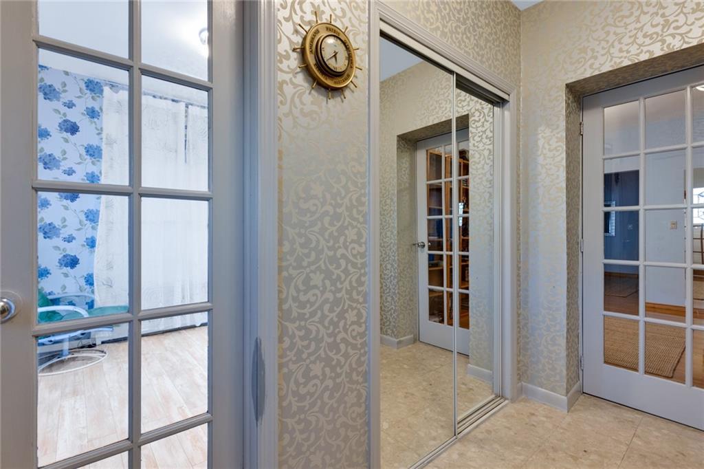 82 West End Avenue Manhattan Beach Brooklyn NY 11235