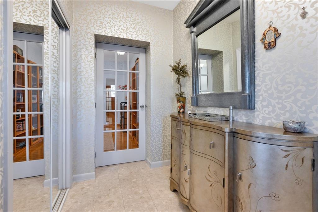 82 West End Avenue Manhattan Beach Brooklyn NY 11235