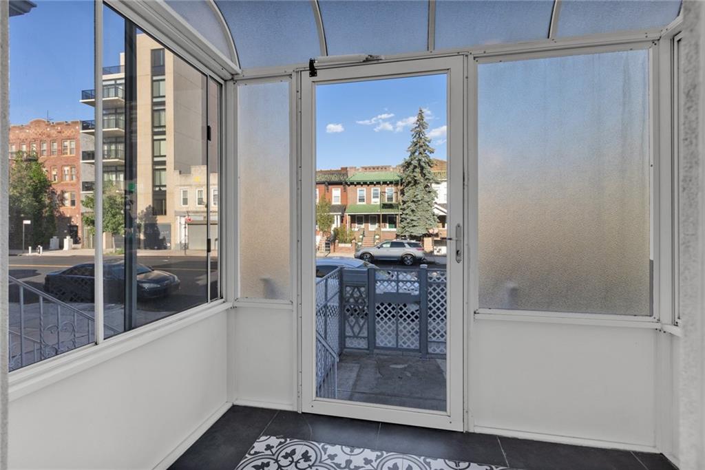 82 West End Avenue Manhattan Beach Brooklyn NY 11235