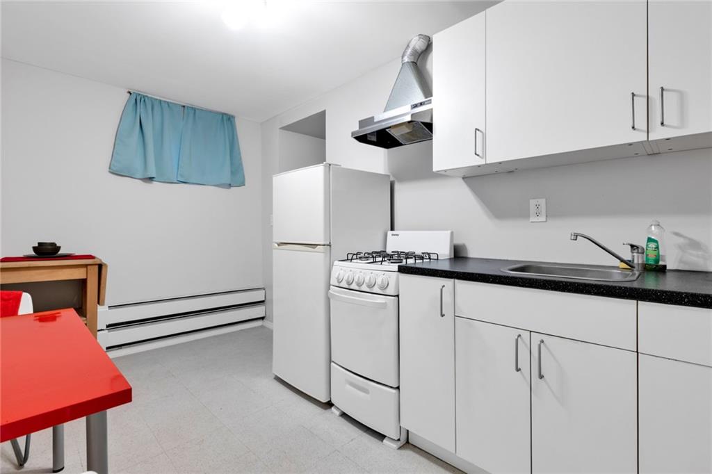 82 West End Avenue Manhattan Beach Brooklyn NY 11235