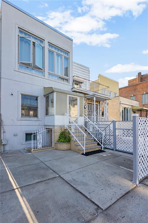 82 West End Avenue Manhattan Beach Brooklyn NY 11235