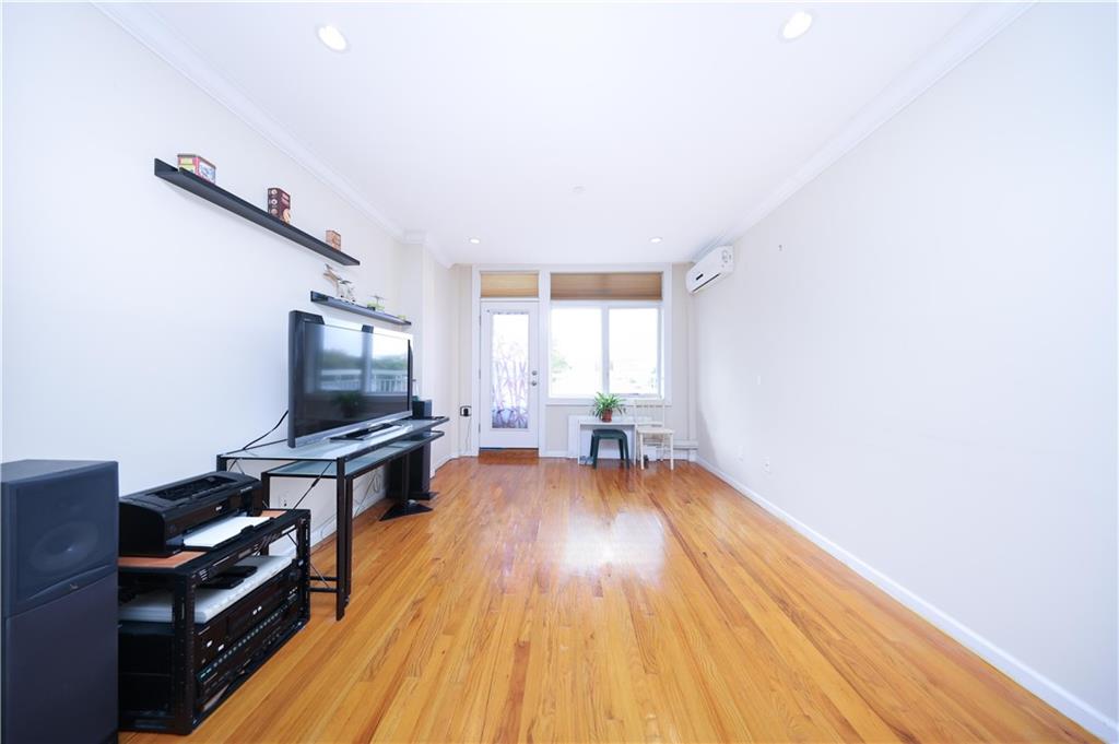 7620 Bay Parkway Bensonhurst Brooklyn NY 11214