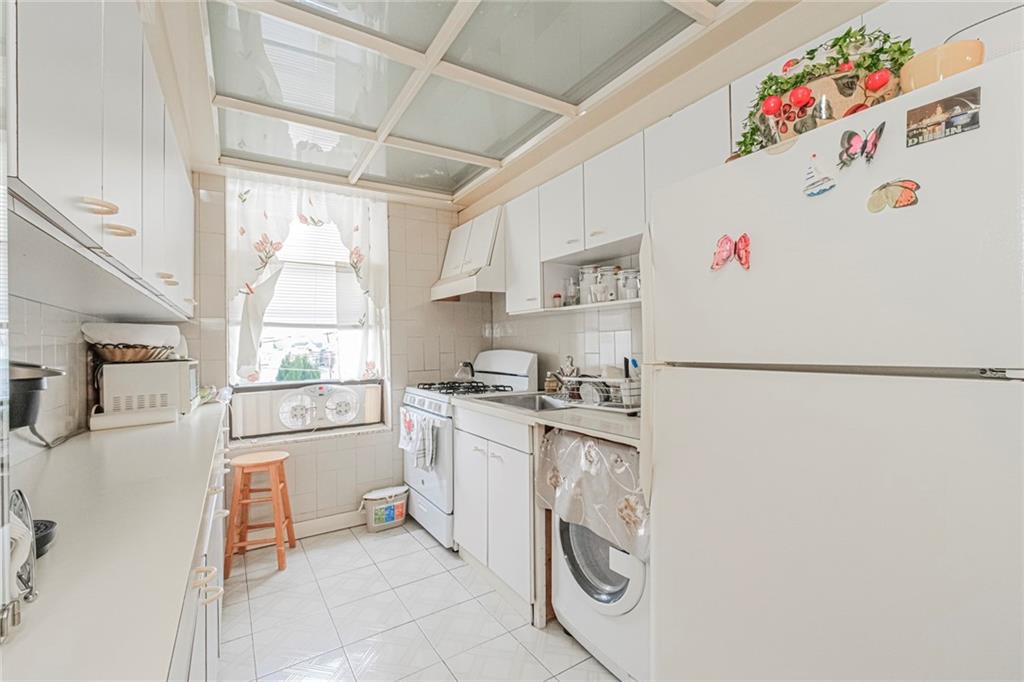 59 Bay 22nd Street Bensonhurst Brooklyn NY 11214
