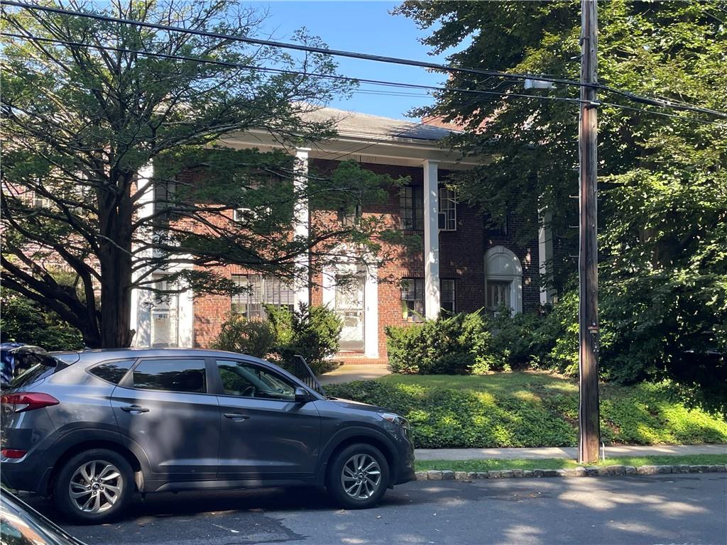 58-62 University Place Silver Lake Staten Island NY 10301