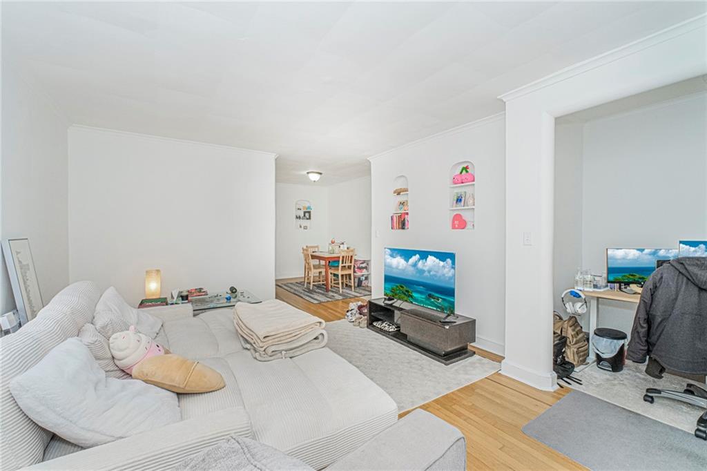 58-62 University Place Silver Lake Staten Island NY 10301