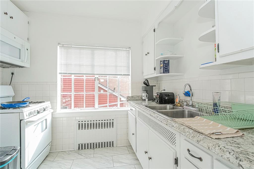 58-62 University Place Silver Lake Staten Island NY 10301