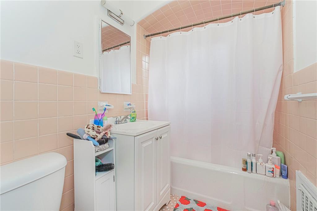 58-62 University Place Silver Lake Staten Island NY 10301