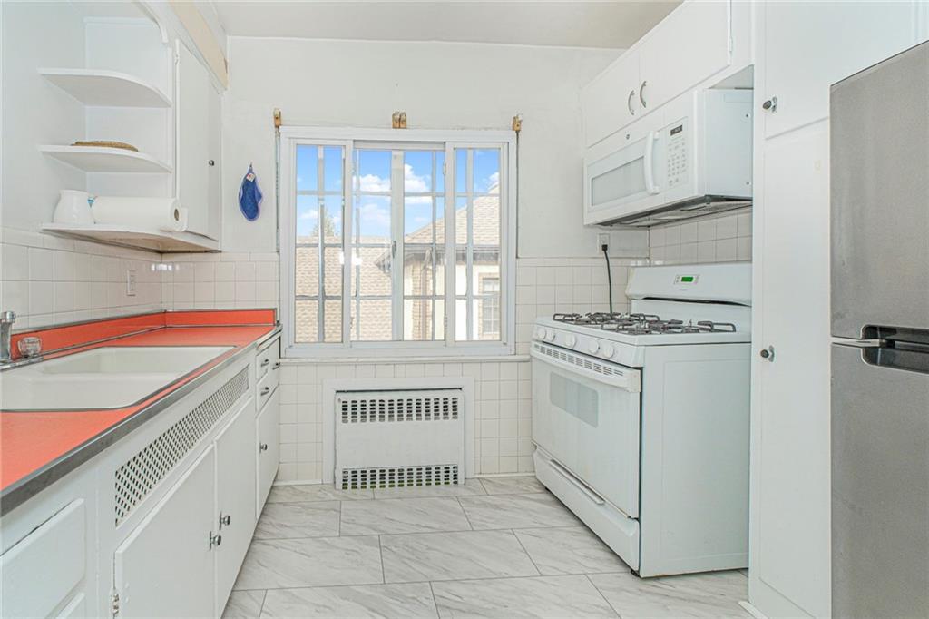 58-62 University Place Silver Lake Staten Island NY 10301