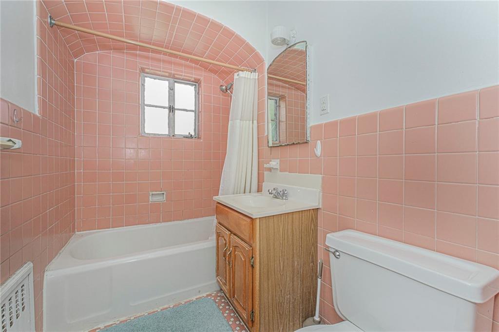 58-62 University Place Silver Lake Staten Island NY 10301