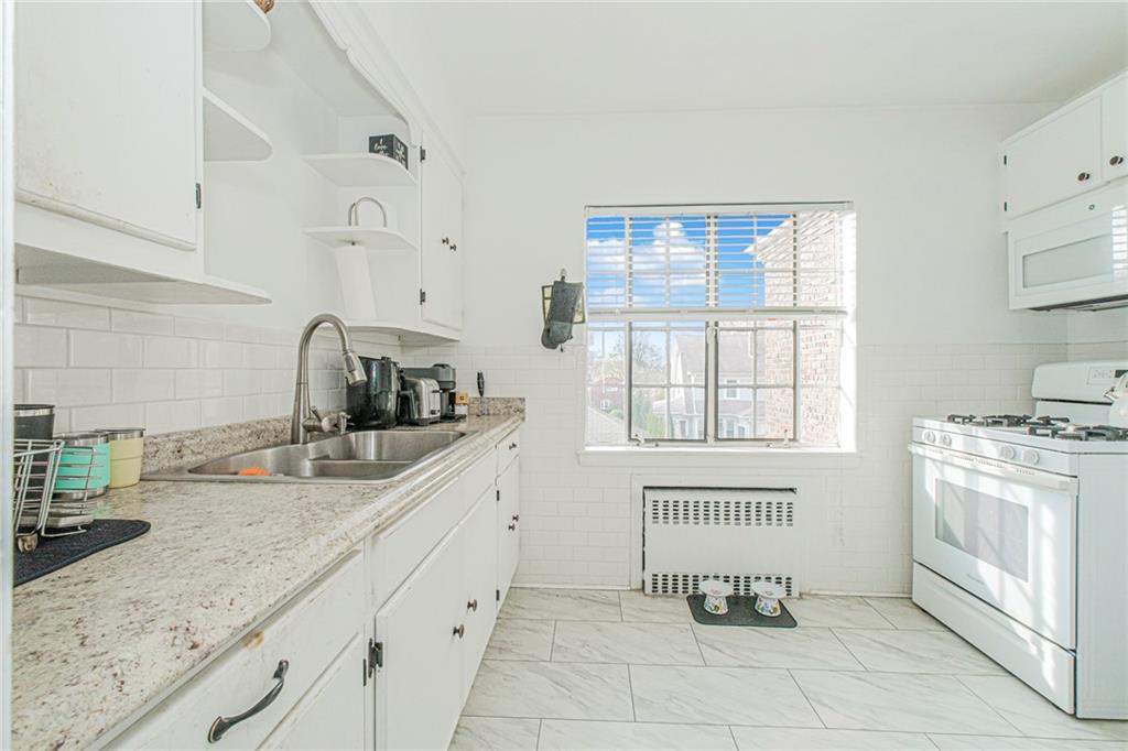 58-62 University Place Silver Lake Staten Island NY 10301